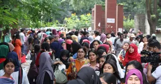 জীবনের প্রথম ভোটদান: ক্যাম্পাসজুড়ে তারুণ্যের উচ্ছ্বাস